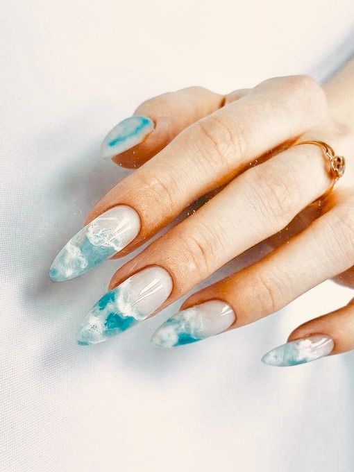 Tropical nails | Hawaiian nails and Hawaiian nail designs | 