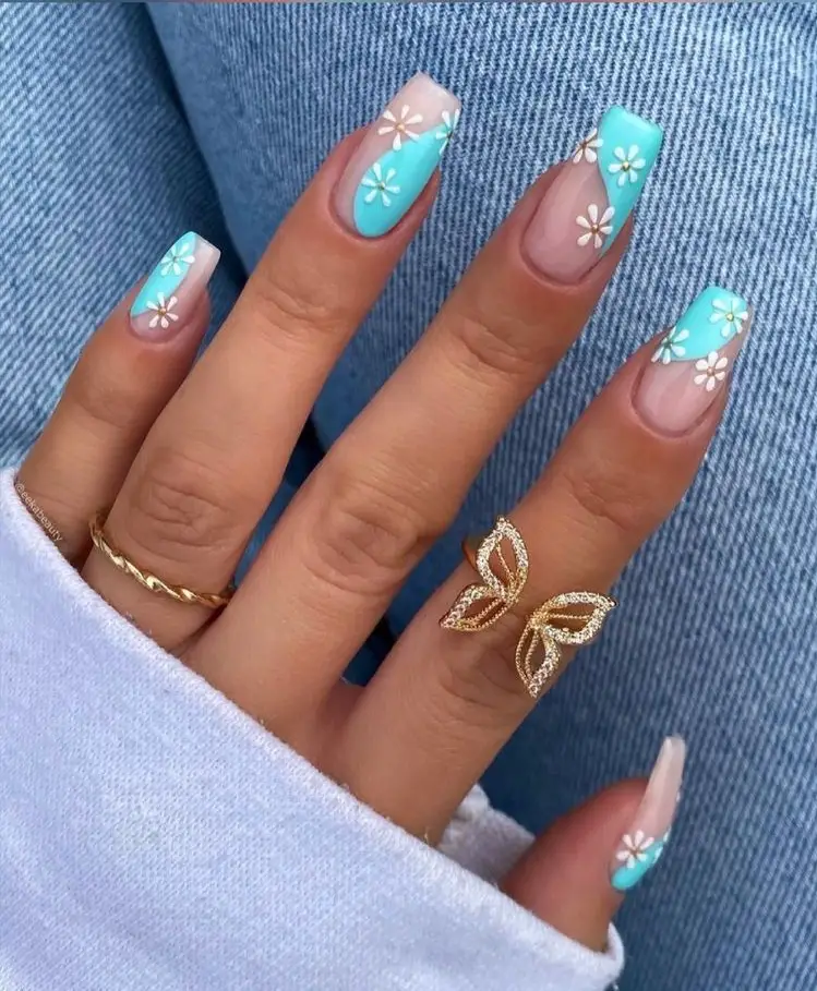 The best daisy nails and daisy nail designs for a delicate manicure