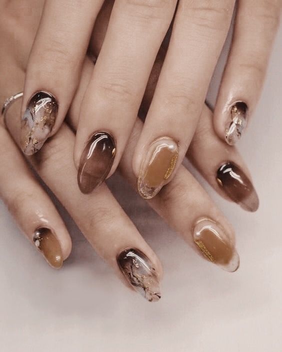 The best September nails and September nail designs for this fall