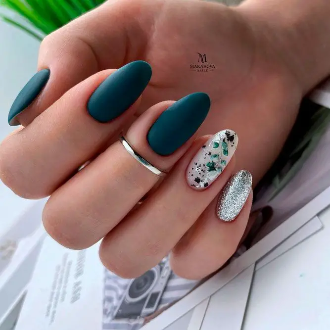 Emerald green nails and emerald green nail designs to try