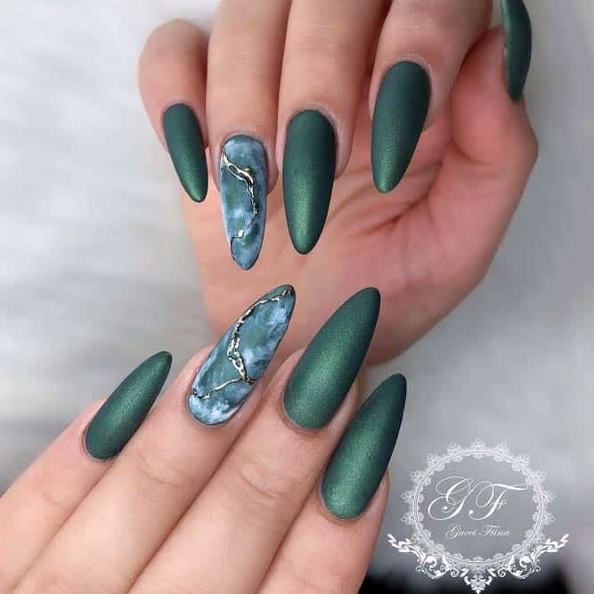 Emerald green nails and emerald green nail designs to try