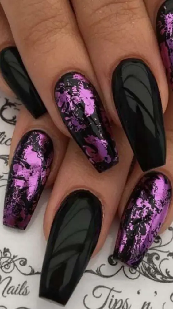 The Best Dark Purple Nails & Dark Purple Nail Designs