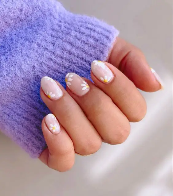 The best daisy nails and daisy nail designs for a delicate manicure