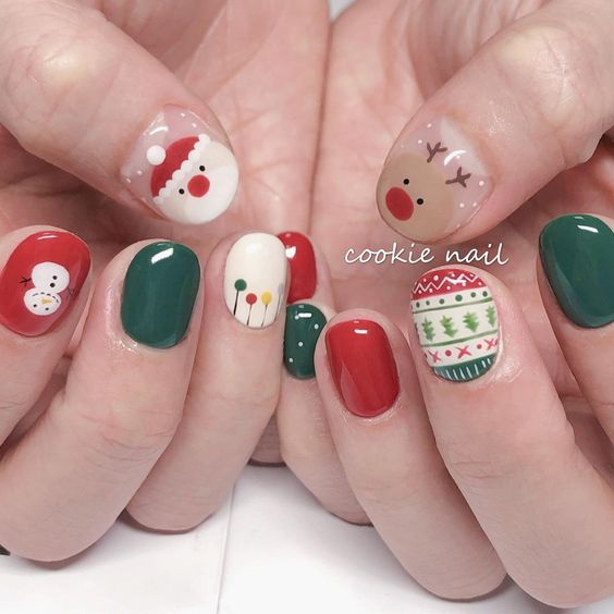 The best red and green nails and red and green nail designs for Christmas to copy | Christmas nails that are trending this year