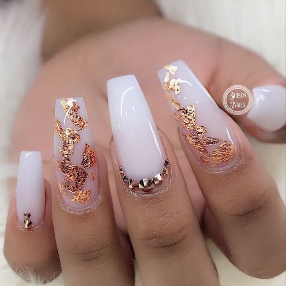 White and gold nails | White and gold nail designs | white and gold nail ideas