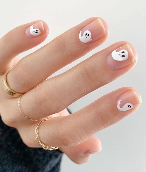 The best Halloween ghost nails designs to do