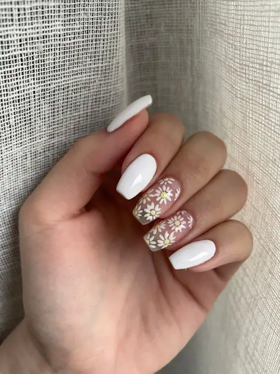 The best daisy nails and daisy nail designs for a delicate manicure