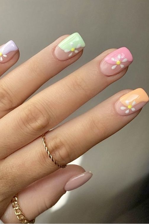 The prettiest pastel nails and pastel nail designs to try