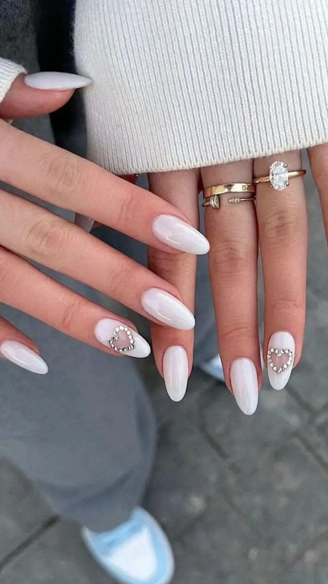 White valentine's nails