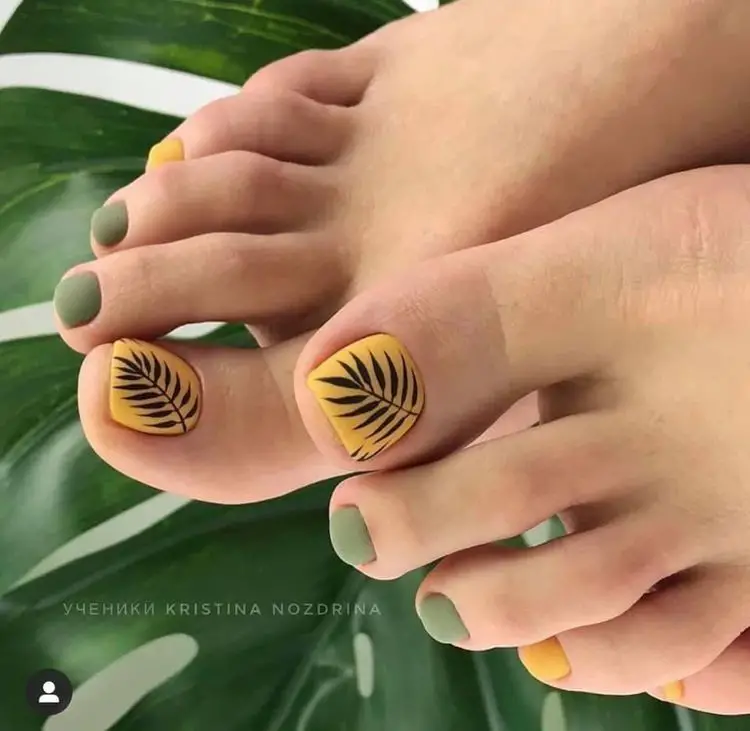 The cutest toe nail designs of the year