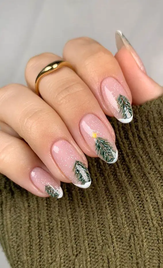 Christmas tree nails | Christmas tree nail art | Christmas tree nail designs | Christmas tree nail ideas