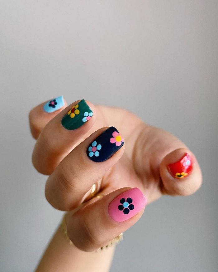 The best March nails, March nail ideas, March nail designs, and spring nails to do this year