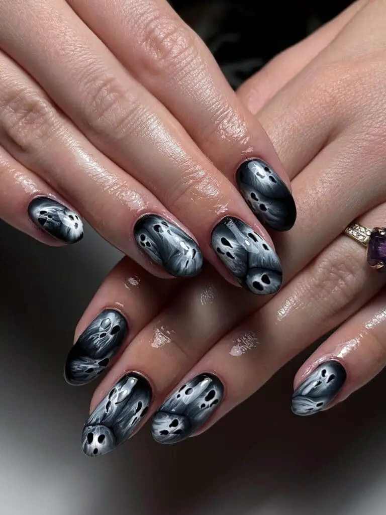 The best Halloween ghost nails designs to do