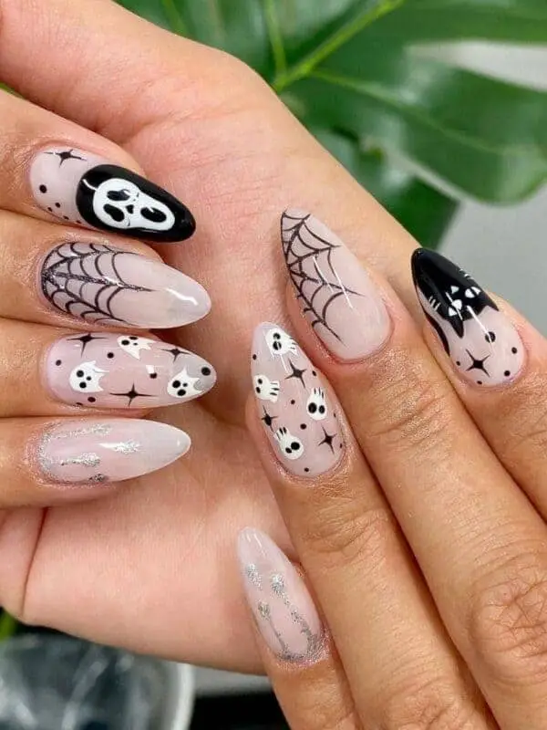 The best Halloween ghost nails designs to do