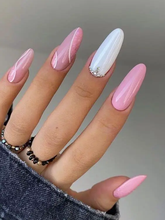 Gorgeous May nails for a spring manicure