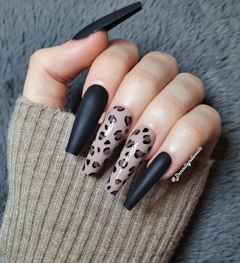 The top leopard nails, leopard print nails, cheetah print nails, cheetah nails, and animal print nails in general