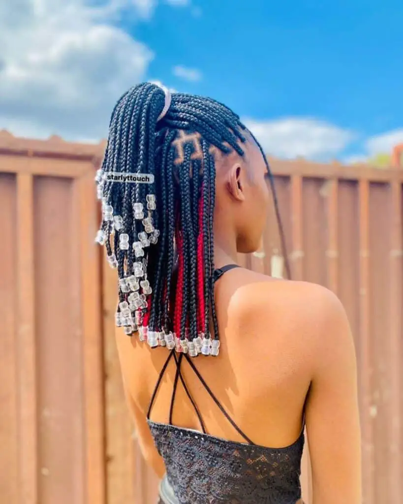 Peekaboo short knotless braids with beads 