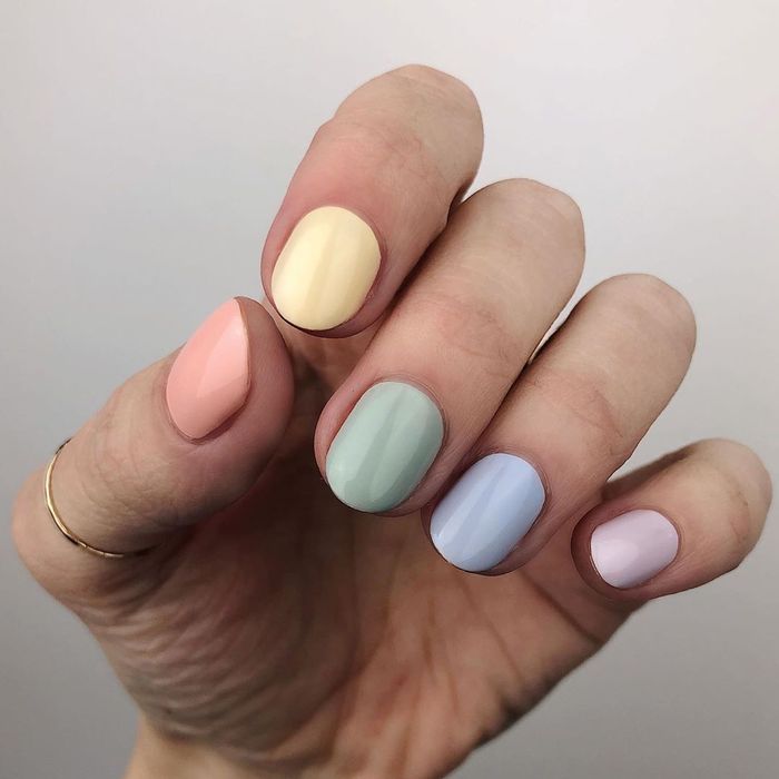 The best March nails, March nail ideas, March nail designs, and spring nails to do this year