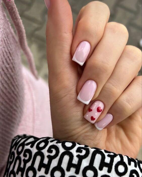 Super easy valentine's nails to DIY at home