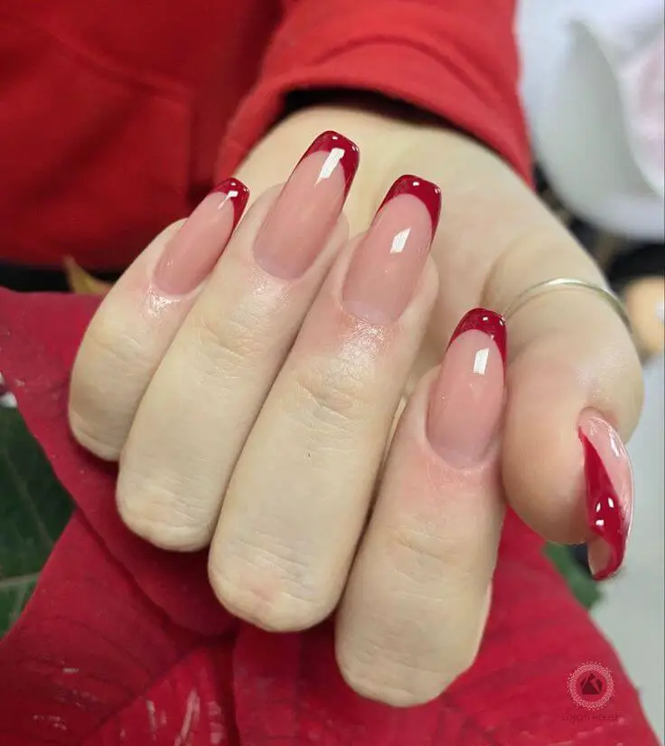 Super easy valentine's nails to DIY at home