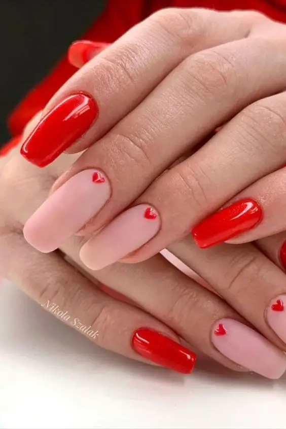 Super easy valentine's nails to DIY at home