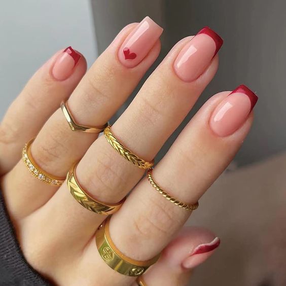 Super easy valentine's nails to DIY at home