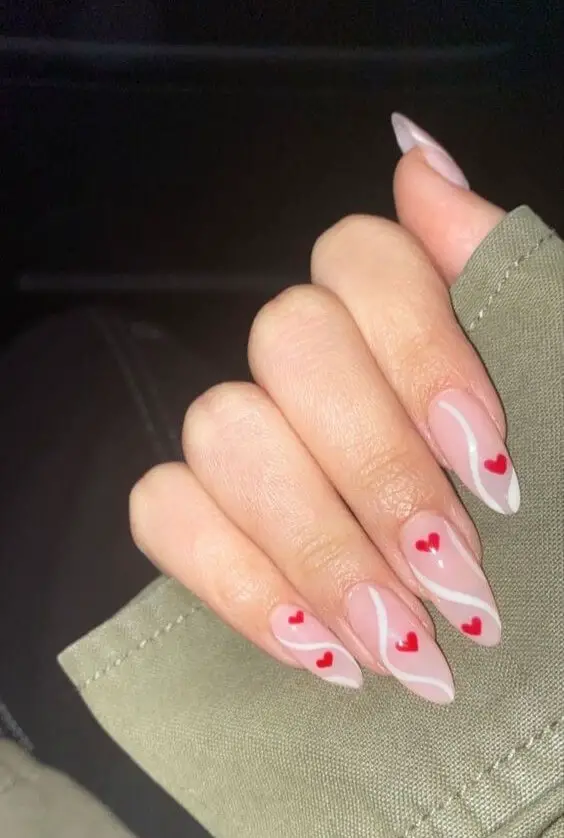 Super easy valentine's nails to DIY at home