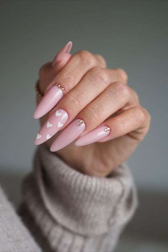 Super easy valentine's nails to DIY at home