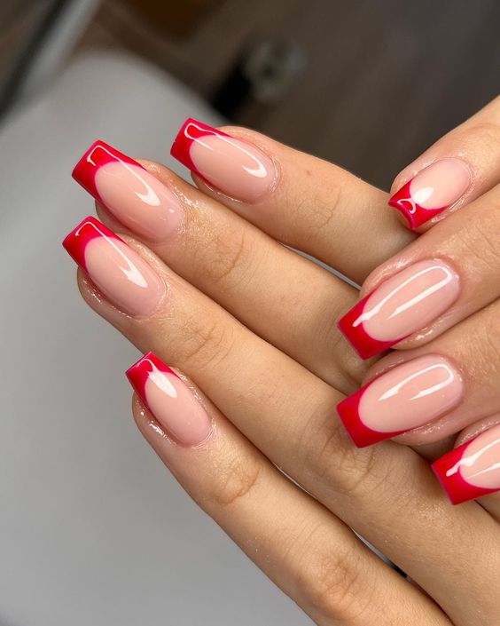 Super easy valentine's nails to DIY at home