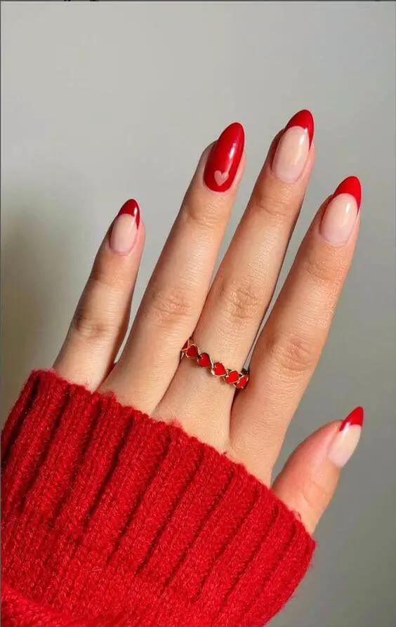 Super easy valentine's nails to DIY at home