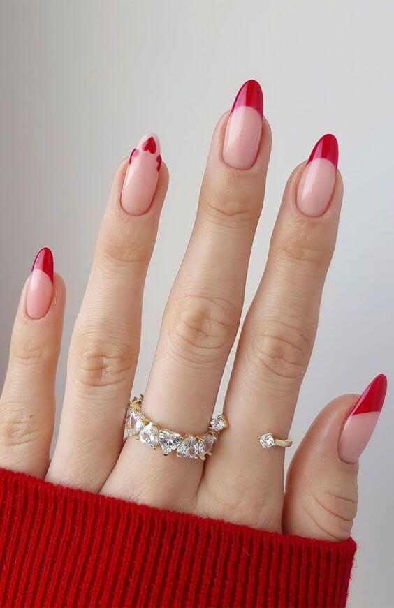 Super easy valentine's nails to DIY at home