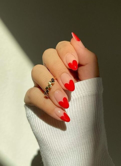 Super easy valentine's nails to DIY at home