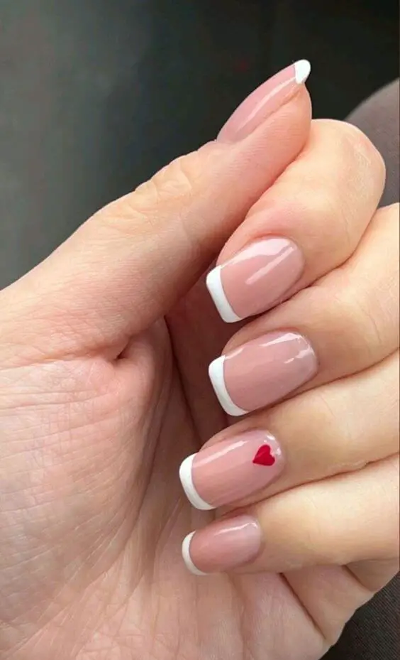 Super easy valentine's nails to DIY at home