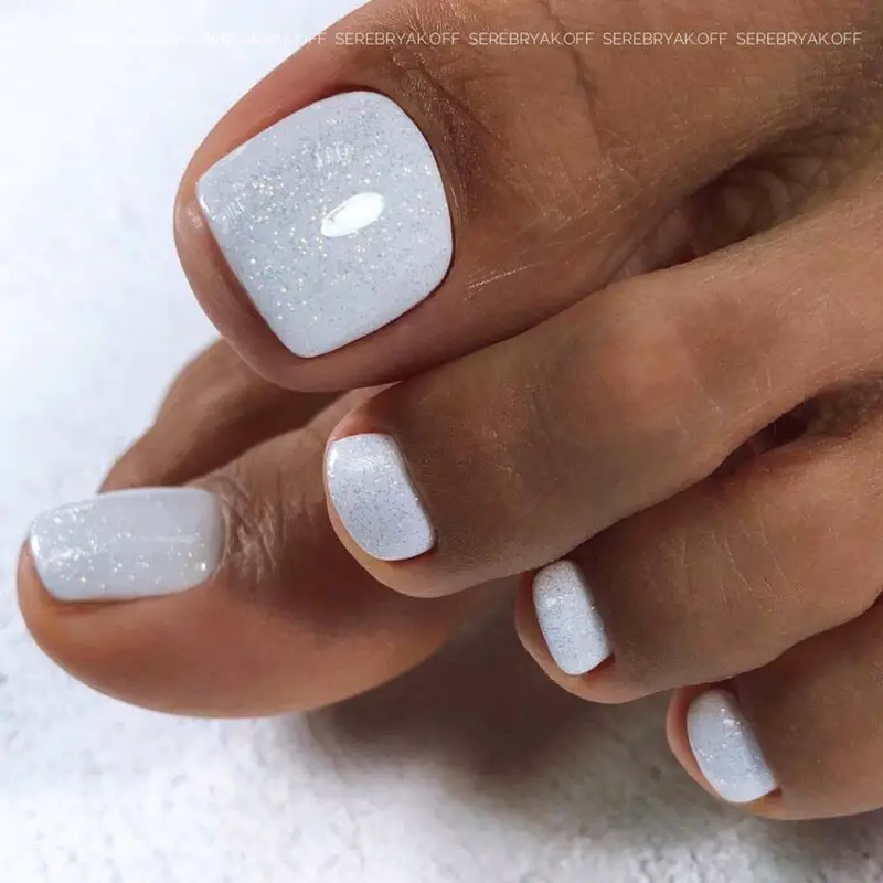 Top pedicure ideas for spring, summer, fall, and winter to try out. Browse these pedicure ideas and pedicure colors now!