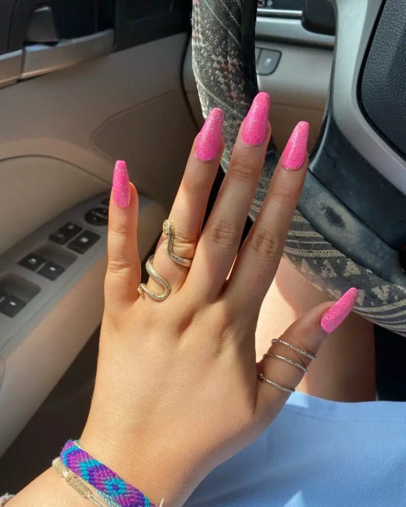 The best barbie nails for the barbiecore aesthetic