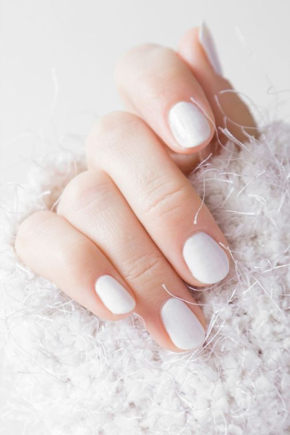 Clean white nails to copy