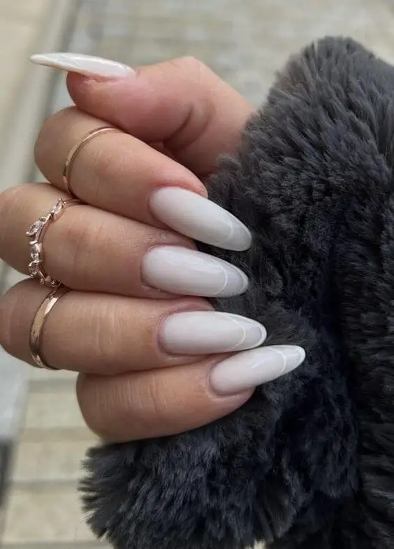 Clean white nails to copy