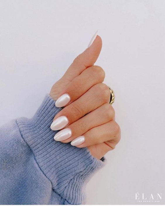 Clean white nails to copy