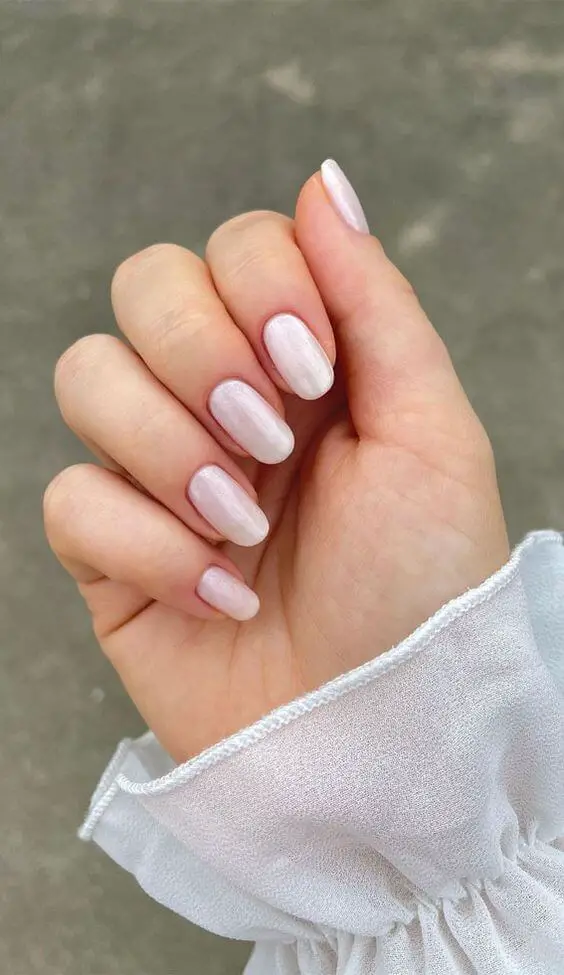 Clean white nails to copy