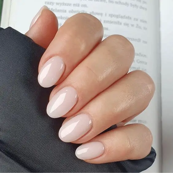 Clean white nails to copy