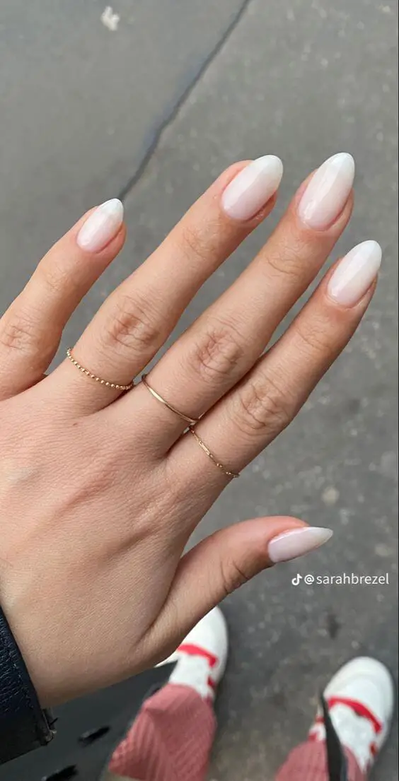 Clean white nails to copy