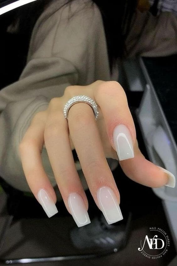 Clean white nails to copy