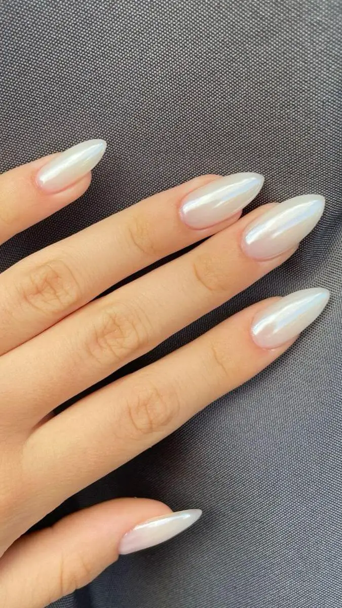 Clean white nails to copy