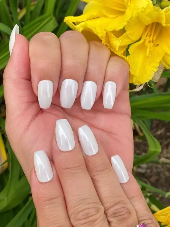 Clean white nails to copy