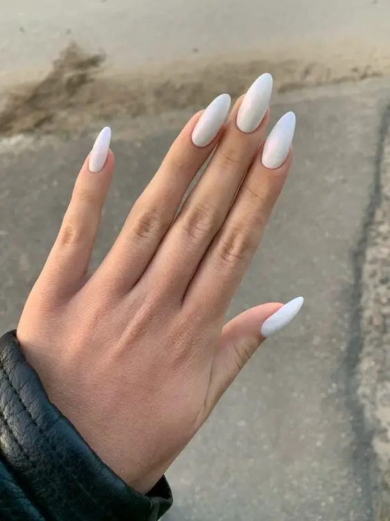 Clean white nails to copy